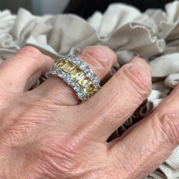 Ring never worn - Picture 2 of 2